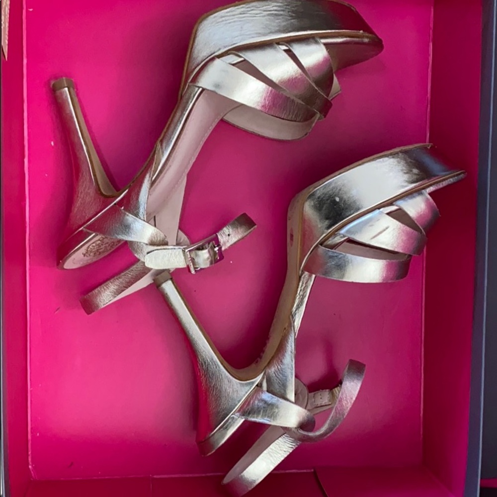 Vince Camuto Peppa